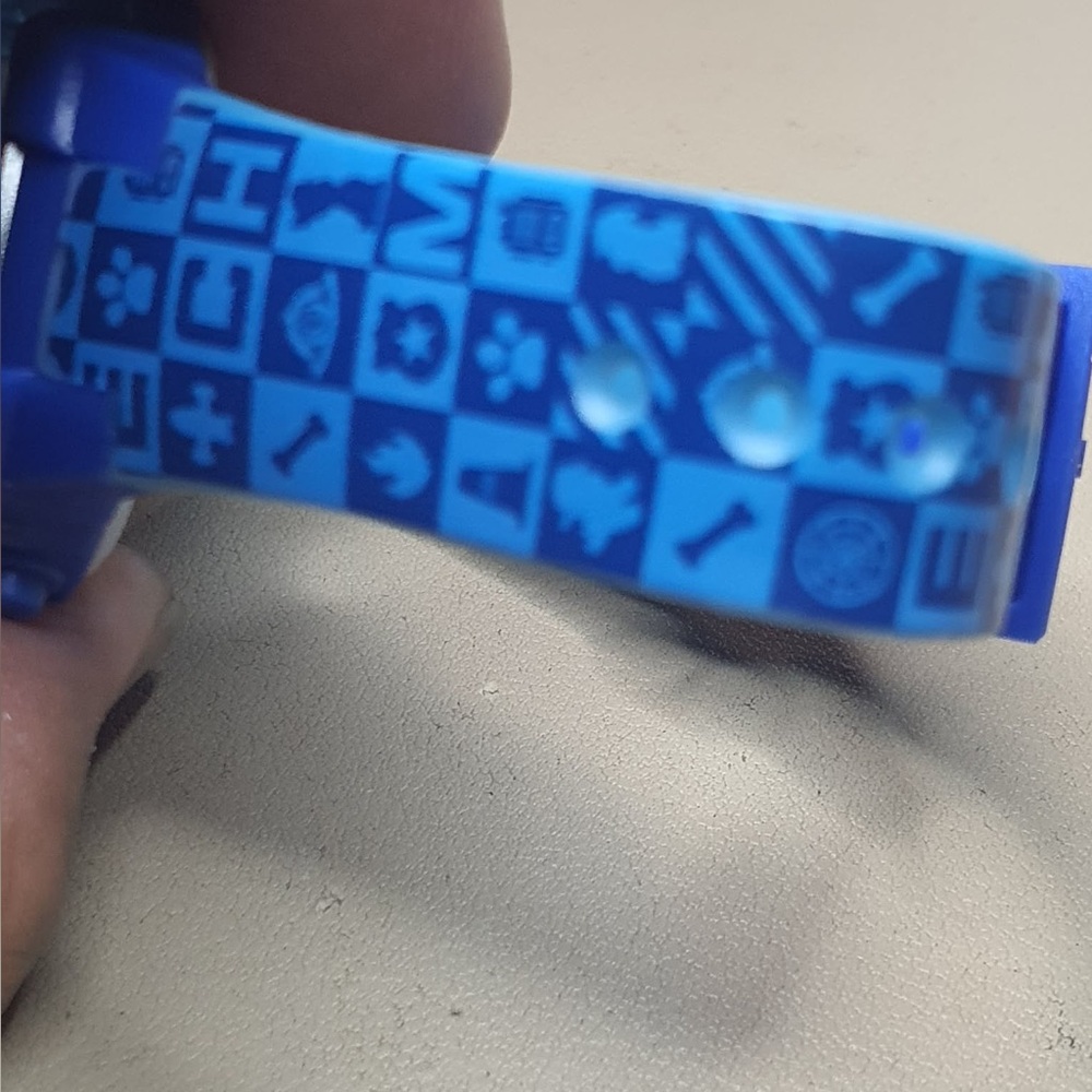 10/$20 Nickelodeon Paw Patrol Silver/Blue Boy's Digital Flashing Lights Watch - Picture 3 of 6